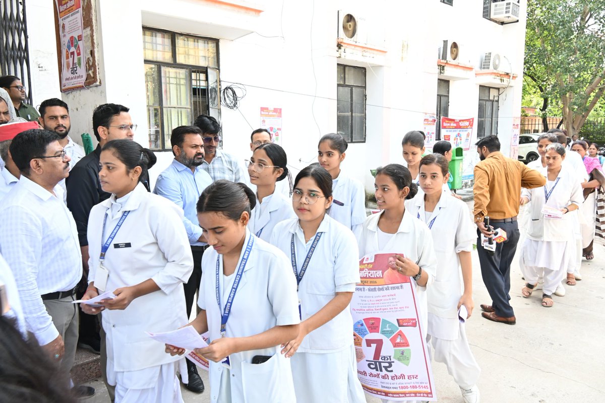 DMKanpur's tweet photo. आज मान्यवर कांशीराम संयुक्त चिकित्सालय एवं ट्रॉमा सेंटर से 1 से 31 अक्टूबर तक चलने वाले 'विशेष संचारी रोग नियंत्रण अभियान' का शुभारंभ किया गया।
समस्त जनपदवासियों से अपील ��ै कि अपने घर व आसपास स्वच्छता बनाए रखें, कहीं भी जलभराव न होने दें और बुखार आने पर लापरवाही न बरतते हुए तत्काल नजदीकी सरकारी स्वास्थ्य केंद्र पर निःशुल्क जांच व उपचार कराएं।
सावधानी और स्वच्छता अपनाएं—संचारी रोगों से खुद भी बचें, परिवार को भी बचाएं! @CMOfficeUP
@InfoDeptUP @MSTawarIAS @MhfwGoUP