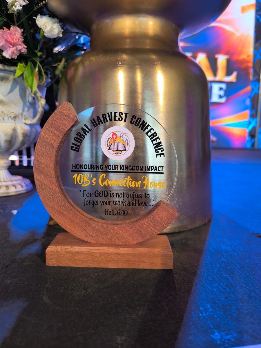 10bthembi's tweet photo. Big ups to the Connection House team for the excellent service that earned us an award from our client, the PHC Global Harvest Conference.

Proud of you, team. 

A special thank you to the leadership of PHC for this inspiring recognition.

We keep building. 🙌🏾 https://t.co/FjOnnOppbh