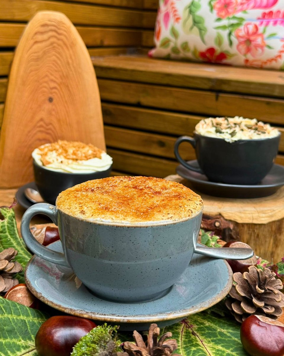 ProjectCoffeeUK's tweet photo. Autumn drinks are here! 🧡🍂 

🍏 Apple Crumble Hot Chocolate 🍏

✨ Crème Brûlée Cappuccino

🎃 Pumpkin Spiced Latte 

Visit 📍 Project Coffee #TadpoleGardenVillage #Swindon https://t.co/fVaXeib12d
