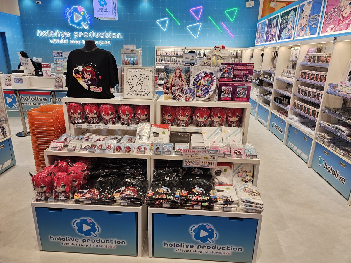 DecentDeceit's tweet photo. My wallet's in danger, screaming now SOS https://t.co/IUYEss1xeQ