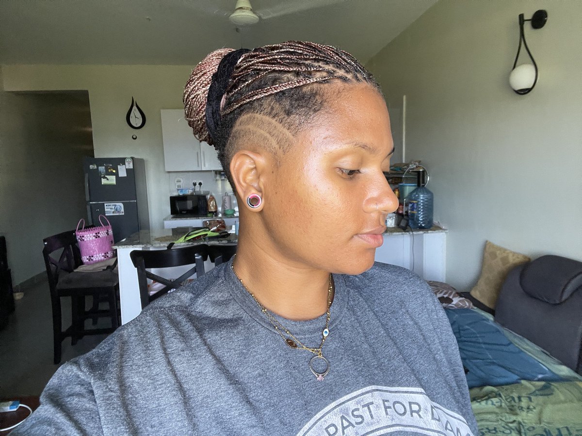 Gmadell97's tweet photo. New hair style https://t.co/URY9tuIMtC