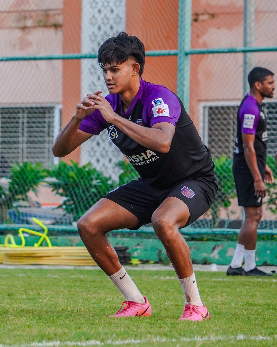 OdishaFC's tweet photo. Putting the work in at the HQ ⚫️🟣

#OdishaFC #AmaTeamAmaGame #KalingaWarriors https://t.co/s1ajCHB7Qr