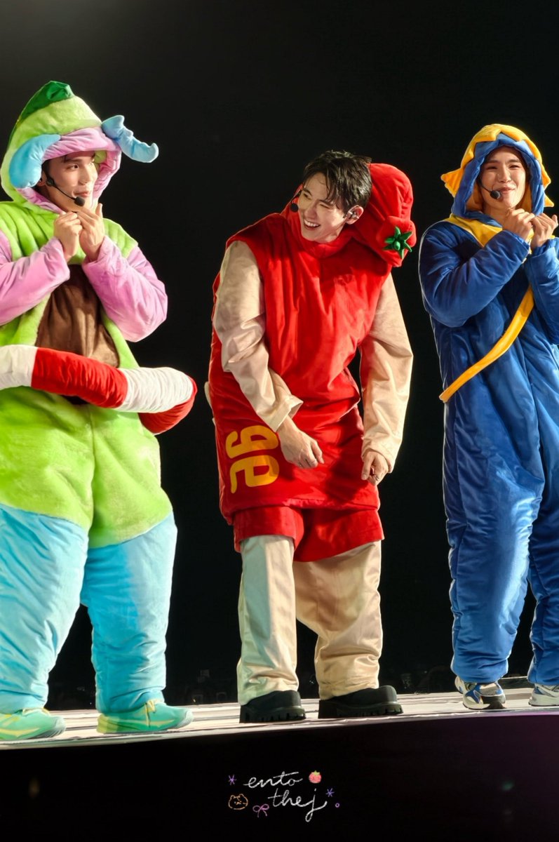 starsyjs's tweet photo. Ctrl + C                                             Ctrl + V https://t.co/dX8xF4y6y1