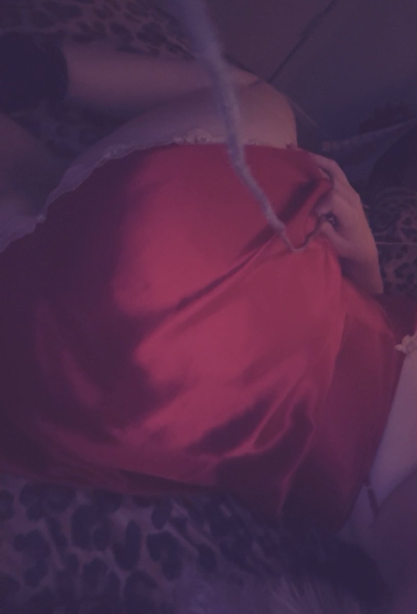 Vivianvampari's tweet photo. cum play with me☹️ https://t.co/fxtJUJQKtJ