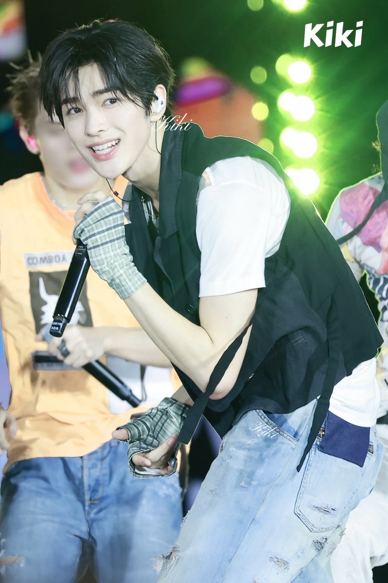 Kisuwmt's tweet photo. Keonho makes every moment brighter just by being himself. Proud to be an Ikeonic and cheer for him every step of the way! ♡

#KEONHO #건호 #ゴンホ #ACEKEONMAKNAE https://t.co/kiRPTDohAa