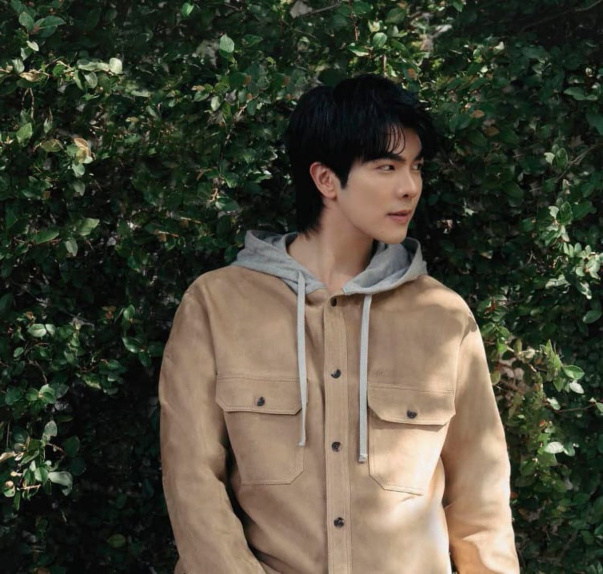HazelynnRose's tweet photo. Mile Phakphum in Dior Spring 2027 collection by Jonathan Anderson for ELLE Men Thailand October 2026 issue. 

@milephakphum @Dior
#ElleMenThailand
#ElleMenOctober
#ElleMenAndMilePhakphum 
#MilePhakphum 
#Dior https://t.co/9T3Ku8Jf2f
