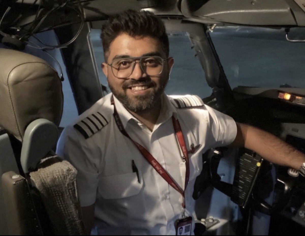 harbhajan_singh's tweet photo. 🇮🇳 A true hero and a proud son of INDIA 

Salute to Captain Smit Machchhar, whose extraordinary courage and presence of mind, even while seriously injured, helped save 174 precious lives.

Your bravery, selflessness and determination are an inspiration to the entire nation. Wishing you a speedy and complete recovery.

Jai Hind! 🇮🇳🙏