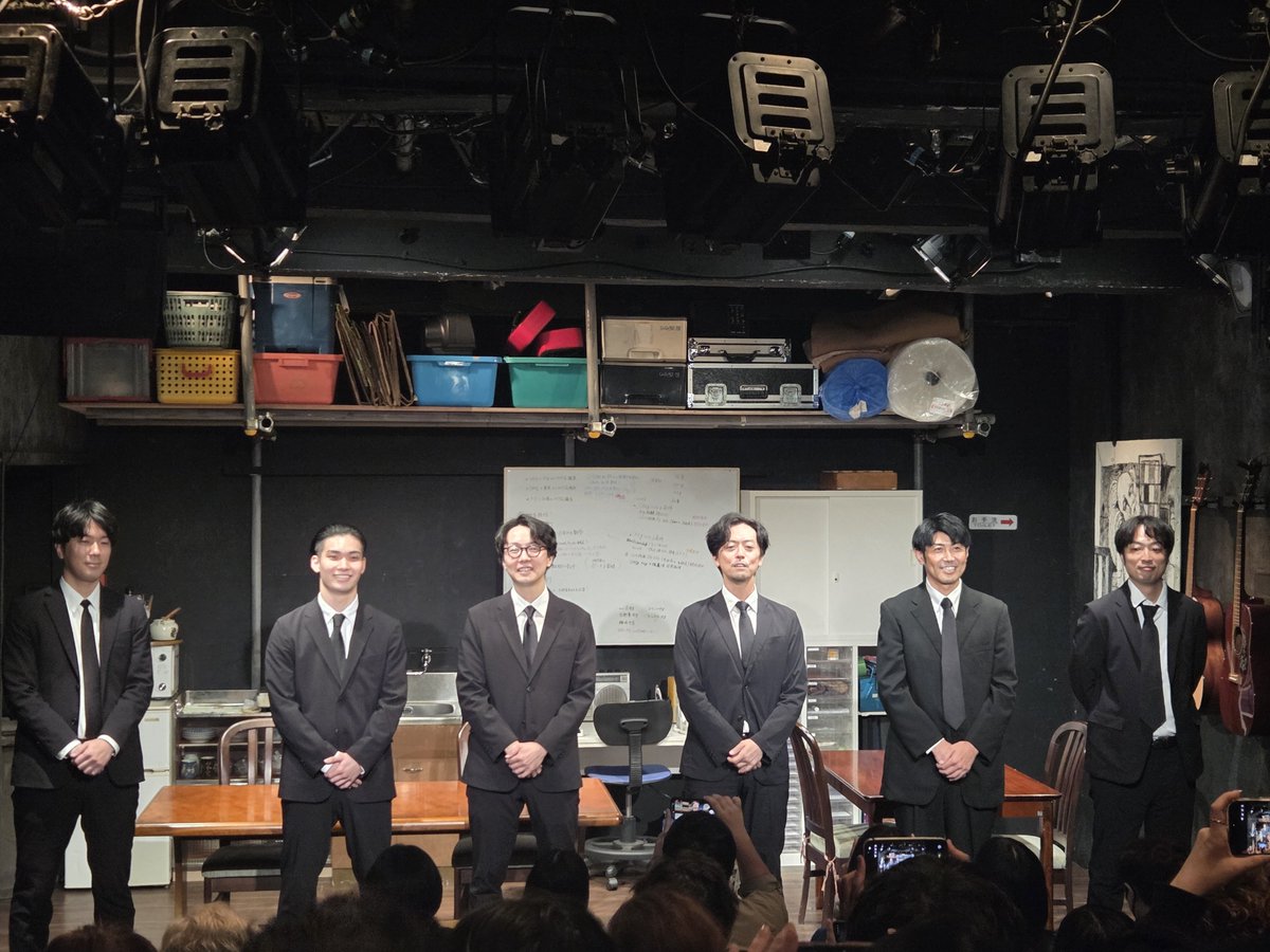 IU50403223's tweet photo. 下北沢のシアターでお芝居を観たくなり初めてシアター711へ。お客さんとキャストさんの距離の近さにびっくりしま��た😳
６人から生まれるクスッと笑える対話が面白くてあっという間の時間でした！
#借りたら返す
#演劇集団Fla9s
#シアター711 https://t.co/fvJokwh46g