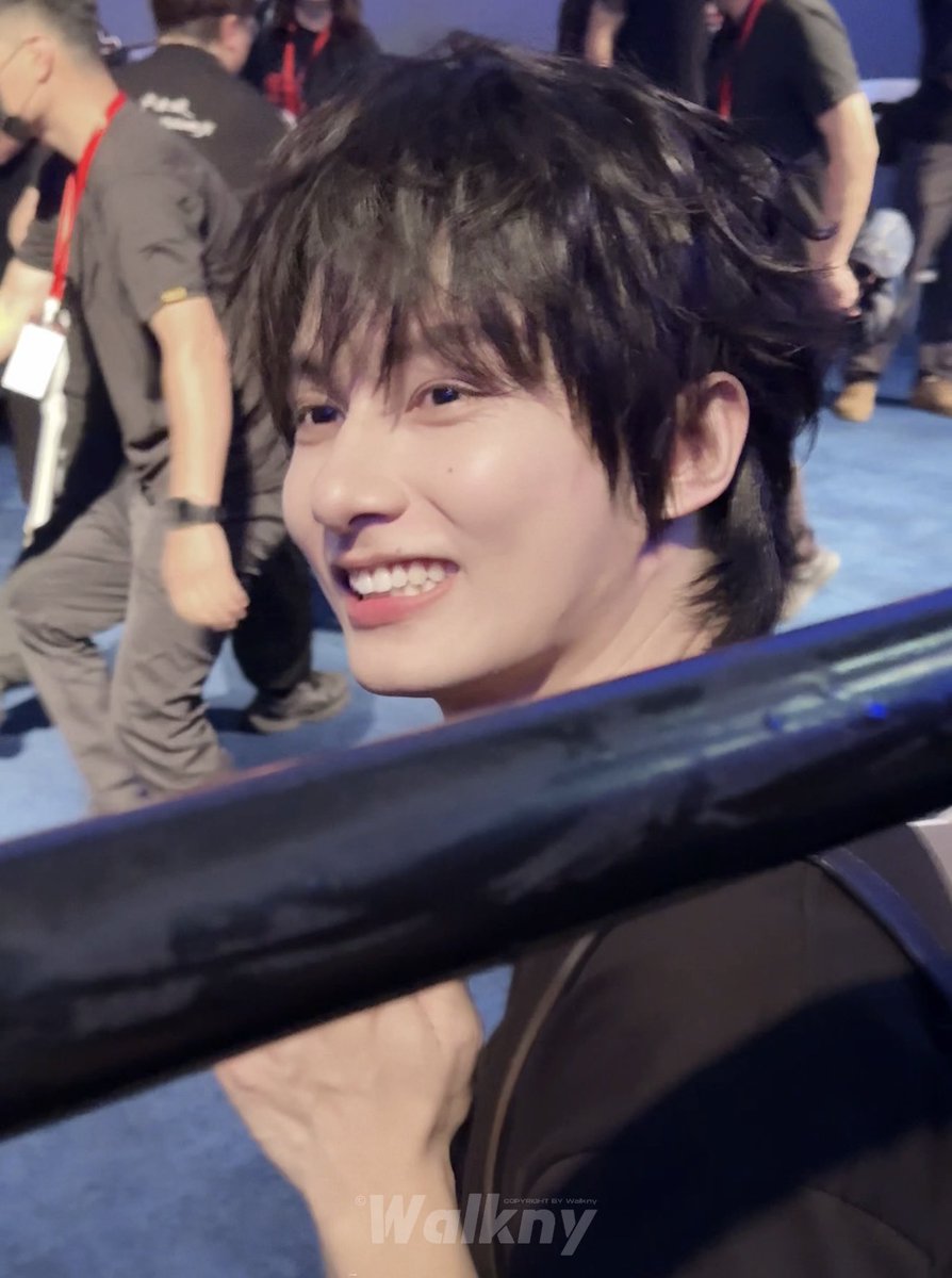 moontomeetyou's tweet photo. LOOK AT JUN’S PRECIOUS SMILE WHEN OP TOLD HIM HE DID SO WELL IN GFB2 😭😭😭😭😭😭😭😭

YOU DESERVE THE WHOLE WORLD JUNNIE 😭😭😭❤️ https://t.co/nH4RG4tHP4
