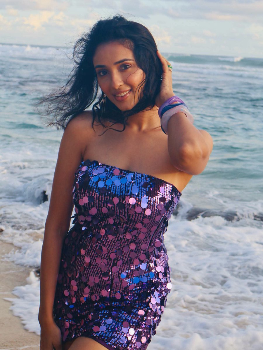 GlamQueensHQ's tweet photo. Riya Suman bringing effortless beachside glamour. 🌊💜✨ 

#RiyaSuman #GlamQueens #IndianActress #BeachGlamour #BeachStyle #Glamour #Fashion #Style #IndianBeauty #CelebrityStyle #FashionInspiration #GlamourQueen #BeachFashion #SequinStyle #StyleIcon https://t.co/DMQP7etiRF