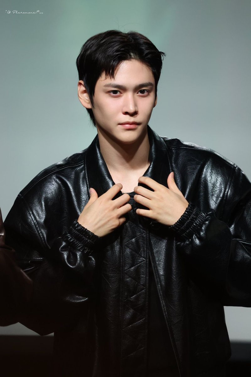 staytunedcms's tweet photo. ชั้นไม่ใช่แฟนคลับ RIIZE นะ แต่เพลง love options อะ ยังไงก็ซงอึนซอก 
- ขอแค่ผชสูงสักหน่อย : สูงมากด้วยซ้ำ
- เหมือนคังดงวอนสักนิด : เหมือนเลยแหละ
- เข้าใจความรู้สึกผู้หญิง : ถ้าเป็นผู้ชายที่ชอบกินอาบูระโซบะ น่าจะรู้ใจผู้หญิงอยู่นะ เก้ทใช่มะ (เชี่ยวชาญด้านเทสอาหาร)
- มีเงินสักหน่อย : มีเงินเยอะอยู่แล้ว
- ไม่ต้องทำเซอร์ไพรส์อะไรใหญ่ : ไม่ทำอยู่แล้วแหละ เป็น ISTP นิ
- ขอแค่กุหลาบร้อยดอก สร้อยไม่ก็แหวนเพชรก็พอ : ถ้าบอกให้ซื้อดอกกุหลาบ 100 ดอก คิดว่าเขาน่าจะยอมซื้อให้นะ ดูเป็นผู้ชายประเภทที่ว่า ถ้าใส่ input เข้าไปอย่างชัดเจนตรงๆ ก็จะให้ output ออกมาตามนั้นเป๊ะๆ

เพลง Love options มันสร้างมาเพื่อคุณซงอึนซอกชัดๆเลยนี่