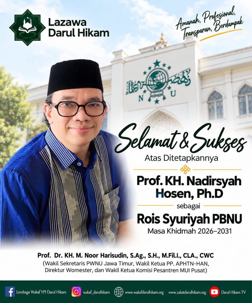 na_dirs's tweet photo. Panggilan Berkhidmat Kembali

Ada jarak waktu yang sangat panjang antara saya dan Hadratus Syekh KH Hasyim Asy’ari. Saya tidak pernah berkesempatan duduk bersimpuh di hadapan beliau, menyimak pengajian dari lisannya, atau menerima langsung nasihat dan doa beliau.

Namun ilmu memiliki jalannya sendiri untuk menyambungkan generasi.

Saya mengaji kepada Abah. Abah dahulu mengaji kepada Kiai Abbas Buntet, salah seorang santri langsung Hadratus Syekh di Tebuireng. Mata rantai itu mungkin sederhana, tetapi bagi saya sangat berarti. Ia seperti seutas benang yang menghubungkan seorang santri di zaman ini dengan mata air keilmuan yang mengalir dari generasi para masyayikh.

Karena itu, sejak awal, berkhidmat di Jam’iyyah Nahdlatul Ulama tidak pernah saya bayangkan semata-mata sebagai soal posisi dan jabatan. Nawaitu saya jauh lebih sederhana: ikut menyelami samudera keilmuan Hadratus Syekh, belajar meneladani akhlaknya, dan sebisa mungkin meneruskan khidmat serta perjuangan beliau bersama para muassis NU lainnya.

Pada akhirnya, mungkin yang paling saya harapkan bukanlah dikenal sebagai pengurus NU, melainkan suatu hari pantas disebut sebagai santri Hadratus Syekh.

Santri yang mungkin tidak pernah berjumpa langsung dengan gurunya, tetapi berusaha menjaga ilmu, nilai, dan jalan perjuangannya.

Kini, dengan amanah menjadi bagian kecil dari posisi Rais Syuriyah PBNU periode 2026–2031, saya hanya bisa berharap: siapa tahu Allah membuka satu pintu kecil keberkahan. Kesempatan untuk ikut menjaga marwah Syuriyah, menghidupkan kembali nilai-nilai Qanun Asasi, dan menerjemahkannya secara kontekstual dalam perjalanan abad kedua Nahdlatul Ulama.

Semoga langkah kecil ini kelak dapat menjadi bagian dari mata rantai khidmat yang panjang. Semoga ada satu dua kebaikan yang tertinggal, ketika nama dan jabatan sudah lama dilupakan, dan ruh ini kelak kembali ke hadirat ilahi rabbi. 

Bismillah.

اللَّهُمَّ صَلِّ عَلَى سَيِّدِنَا مُحَمَّدٍ وَعَلَى آلِ سَيِّدِنَا مُحَمَّدٍ

Tabik,

Nadirsyah Hosen