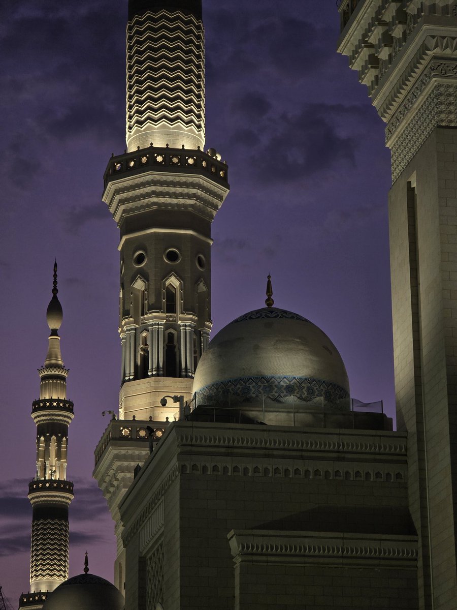 iFalcon10's tweet photo. سبحان الله كيف الوان السماء بالمدينة المنورة مُبهره https://t.co/U2WL0AKlfP
