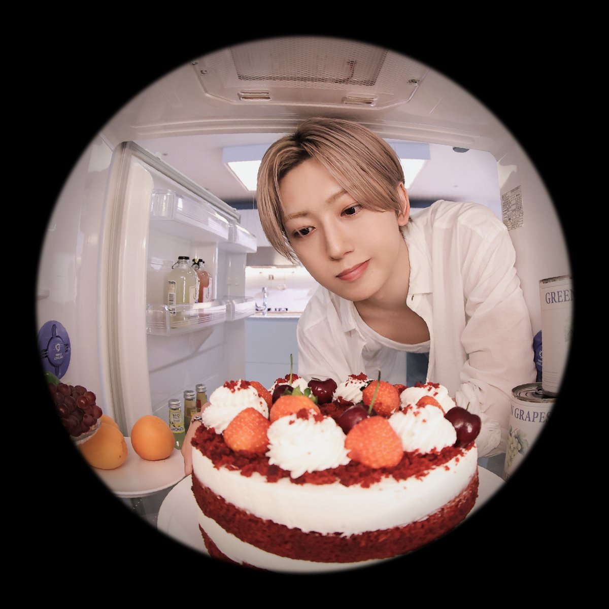 andTEAMofficial's tweet photo. [PREVIEW] &amp;TEAM 2027 SEASON'S GREETINGS 'Who Ate the Cake?' PREVIEW IMAGE

#EJ #FUMA #K
#andTEAM
#Seasons_Greetings
#who_ate_the_cake https://t.co/AjdAR7nFBG