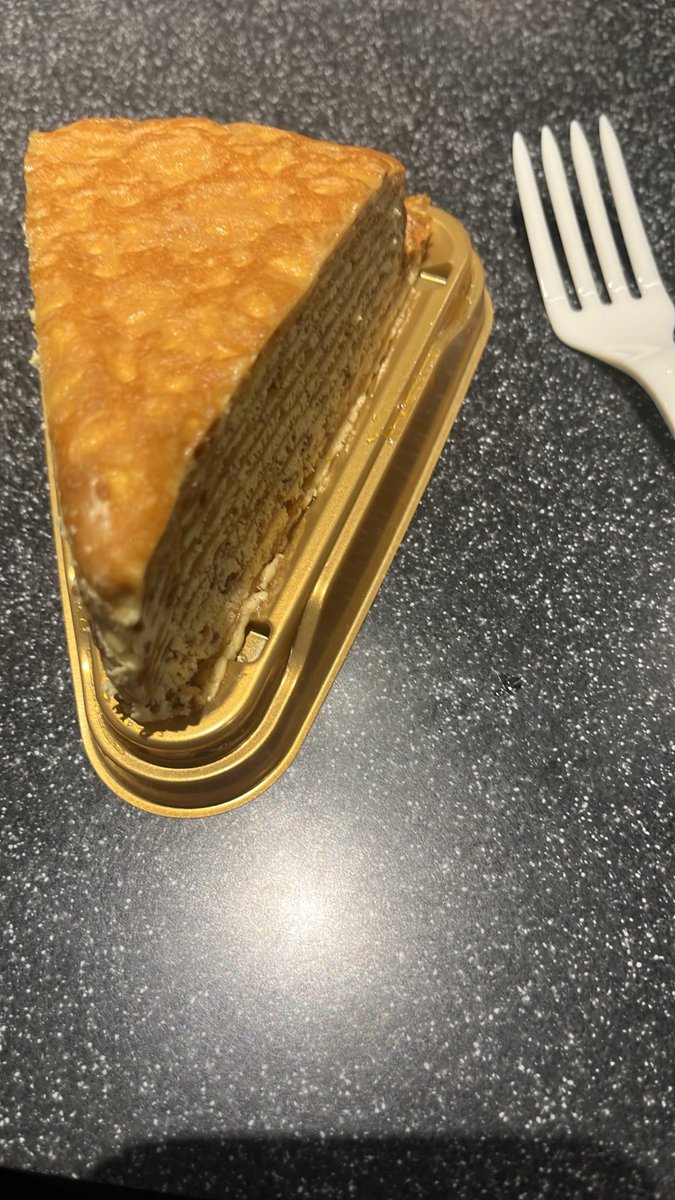 DonNoormann's tweet photo. Lost my wallet and now using the remain coins I have in Japan to treat myself to something. Crepe cake from 7 eleven. #kitchencel https://t.co/oSWQT5WXUS