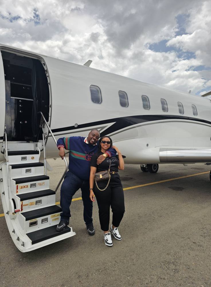 six_papi's tweet photo. He travelled everywhere with her to make sure she wouldn’t survive and inherit his riches https://t.co/9ioYvcSyeI