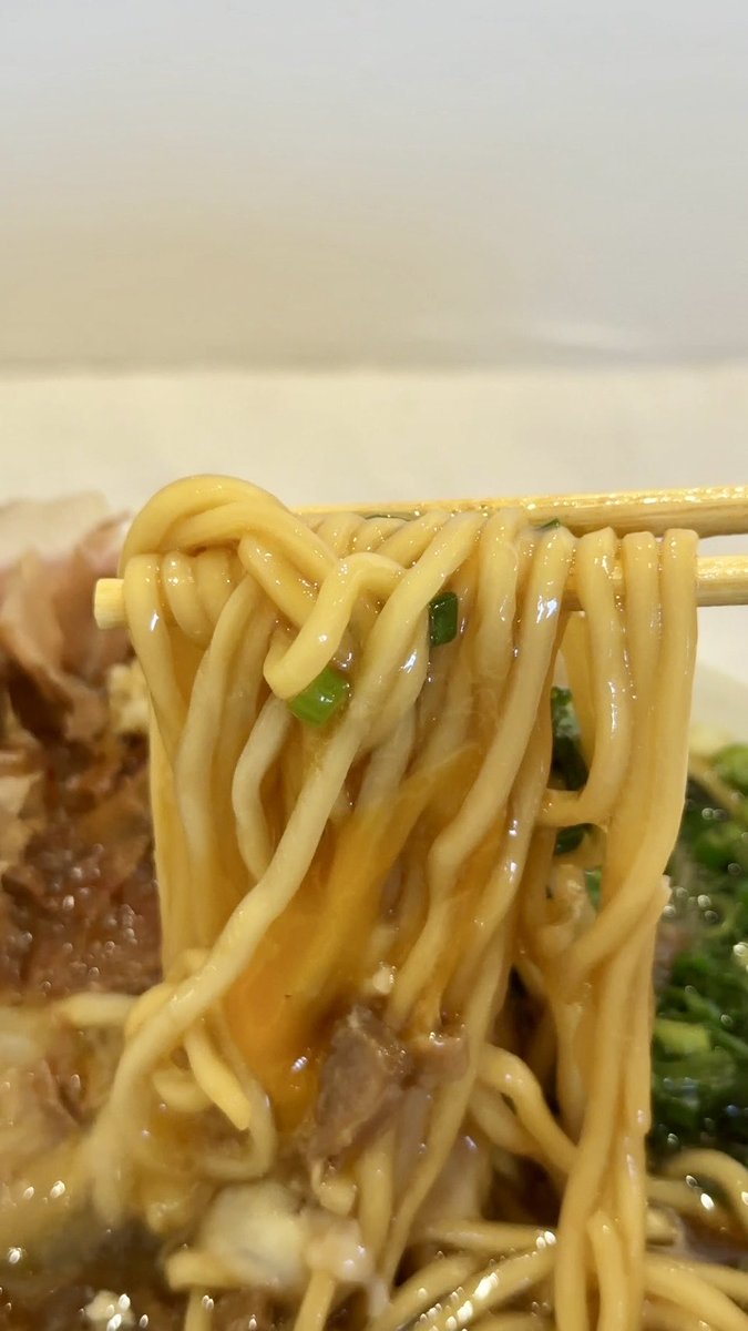 uniko_gurume's tweet photo. むかんの新ブランド「中華そば 飛龍」さんに行ってきた🐶☝️
ラーメン1杯900円で、ライスとニンニク無料はありがたすぎる

🍜 親鶏中華そば / ¥900-
📍 中野坂上 / 中華そば 飛龍 https://t.co/ncCOg4tqrL