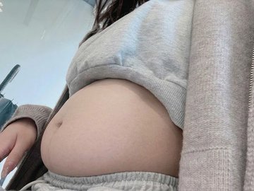 ElleElly90's tweet photo. 「こんなの太ってるに入らない、本物のデブに失礼」って言われんだけど150cm60キロオーバーって普通にデブよね？ https://t.co/WmOBmEWWPJ