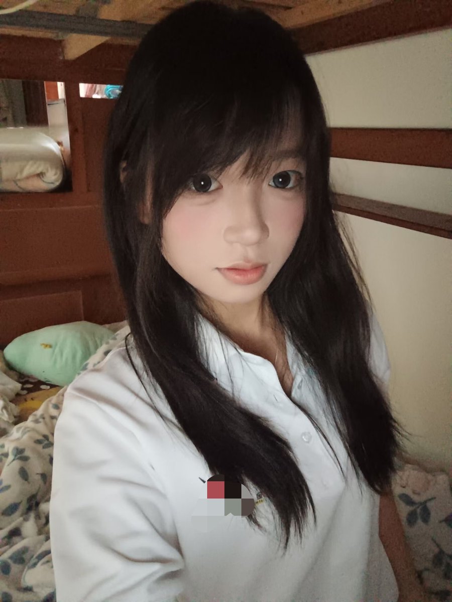 Qingtong081222's tweet photo. 给各位祖宗爹爹/妈咪更新一些小母狗的照片嘿嘿，更新完就下推啦，因为要出去和闺蜜逛街
贡奴宝贝们快点来吧，我真的被祖宗们压榨穷了呀
打码的地方是校徽哦，就不给祖宗大人们看啦
#贡奴 #ATM  #提款机 #吐金 #母猪 #母狗 #倒贴 #自毁 https://t.co/cgUdotLWxr