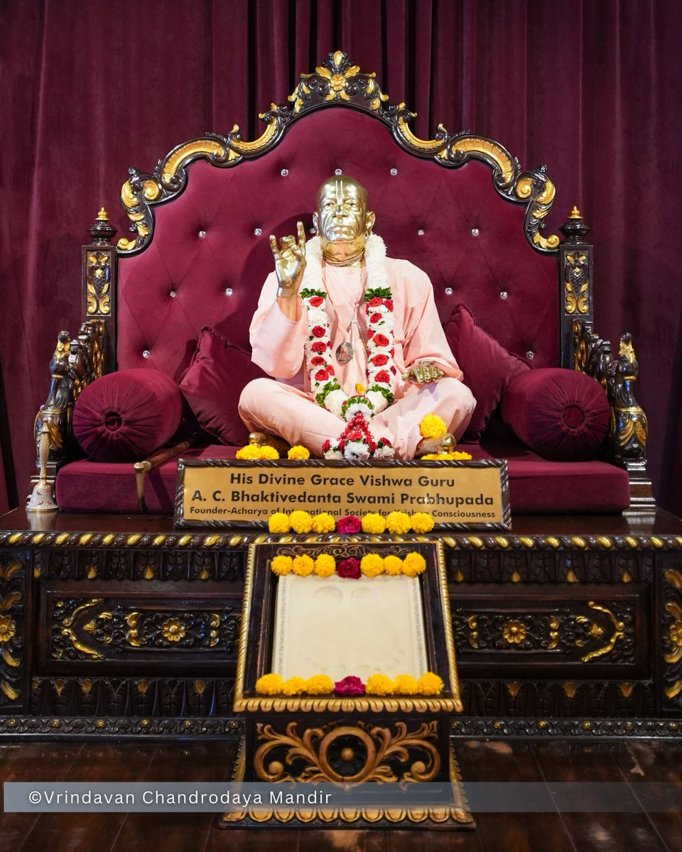 VCMVrindavan's tweet photo. Today's Sringar Darshan of Sri Radha Vrindavanchandra, 01 Oct 2026
गुरुवार, आश्विन मास, पंचमी तिथि, कृष्ण पक्ष, विक्रम संवत् २०८३, गौरबदा 540
    
#vrindavan #vrindavanchandrodayamandir #tallesttemple #Krishna #radha https://t.co/AC6OFHTWV3