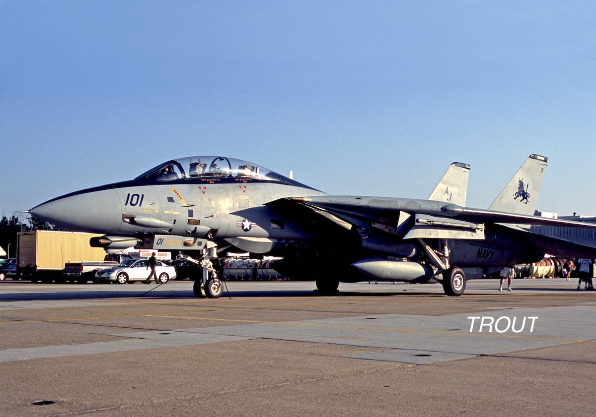 TROUT92241176's tweet photo. #101の日　F-14D AJ101 2003年9月Naval Air Station Oceana https://t.co/OXFibiKJ7t