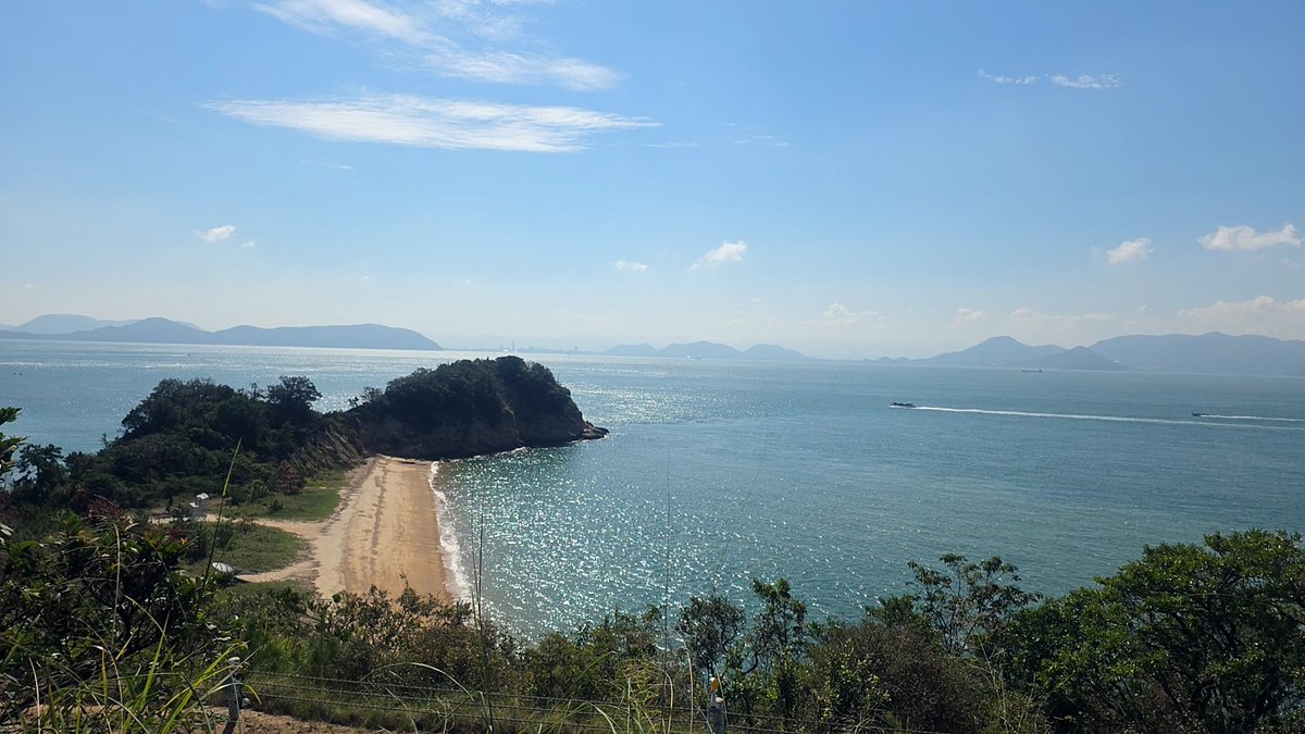neni85236's tweet photo. 今日はくじだけひいて朝から直島へ〜😃
海が綺麗でした✨
香川楽しかった〜👻
今から帰ります〜
#MGA_SHADOWS https://t.co/DLQ1Y7Hgzu