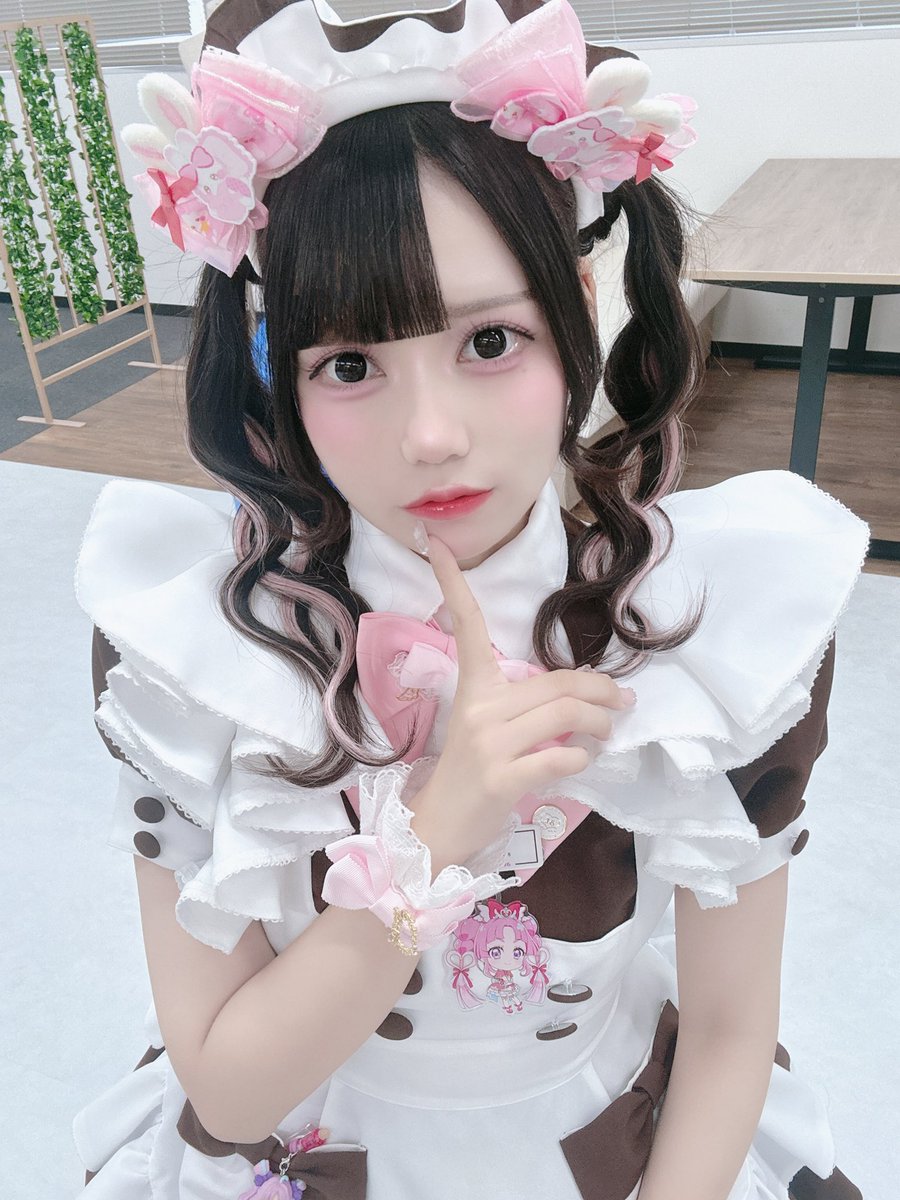 maid_usagi2's tweet photo. 🎀お知らせ🎀

名古屋大須本店うさぎは11月1日をもちまして
オペレーションメイドに就任いたします。

これからもたくさんのご主人様お嬢様に楽しんでもらえるように精一杯がんばります！

https://t.co/k1Rcl9Z9FT https://t.co/yGIdM7FkUu