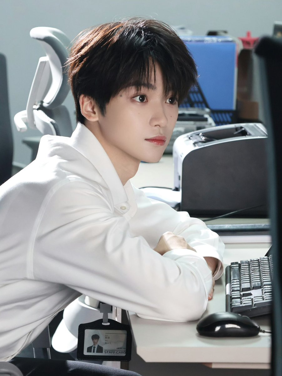 iampk_z's tweet photo. [261001] ZiYu Studio Weibo Update (1/2)

Hey, have you heard? The company got a new intern!

#ZiYu #梓渝 https://t.co/psPofGJWeE