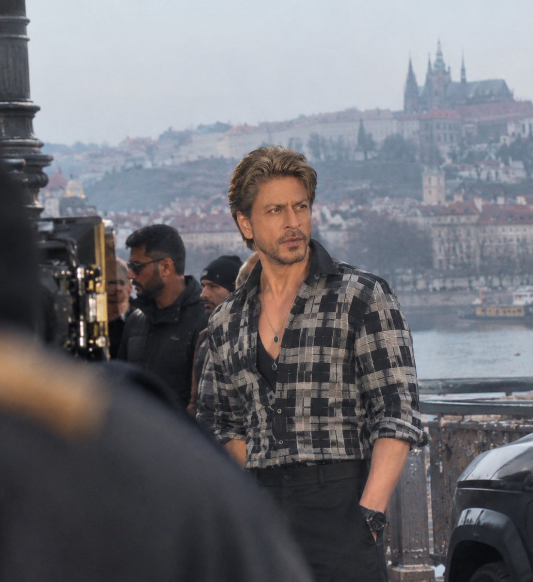 MdImtiyajtxvg's tweet photo. LEAKED FROM THE #KING SET? 👀🔥
SRK’s intense look is giving PURE KING ENERGY! 👑💥

#King #ShahRukhKhan https://t.co/4DtZ99liIL