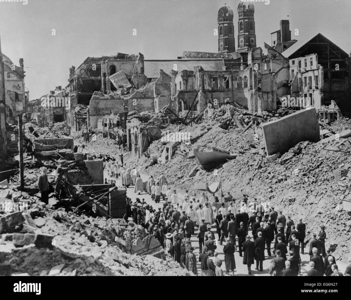 JoloLothar's tweet photo. @Raul02108685796 @bundeskanzler Russland "Unternehmen Barbarossa" sagt ihnen wahrscheinlich nichts, sie sind wahrscheinlich zu jung oder zu ungebildet. Die Propaganda kommt von Kiesewetter u. Strak-Zimmermann. Ich zeige ihnen wie das damals ausgegangen ist u. heute mit der Atommacht Russland ausgeht. https://t.co/8q0OYKjMcM