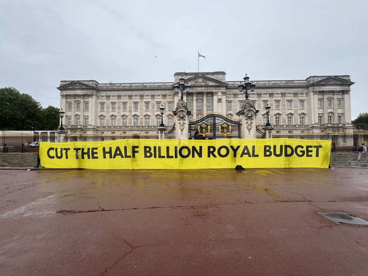 FGocemen31851's tweet photo. Stop bankrolling the royals. Cut the half billion royal budget. Scrap the Sovereign Grant - it's that simple. #AbolishTheMonarchy https://t.co/xTEXXfMZvq