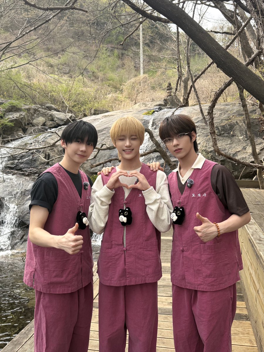 AHOF_official's tweet photo. [📸] 진짜 힐링을 찾았어요👀🌿

🖇 https://t.co/Gn26kM5nJ3

#AHOF #아홉
#HAN #박한 
#JL #제이엘 
#DAISUKE #다이스케 https://t.co/7c0iGAy3lT