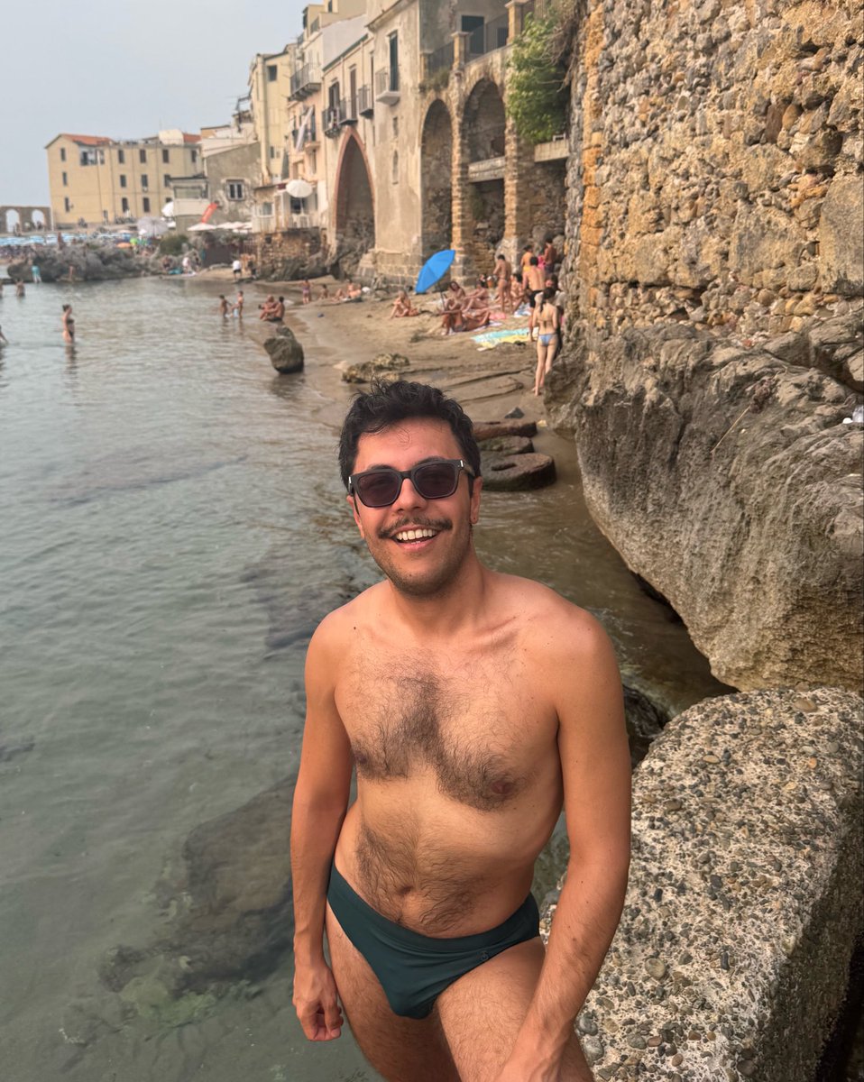 serdarayaazz's tweet photo. Bye summer. bye wearing nothing. https://t.co/2OzIPDnUzp