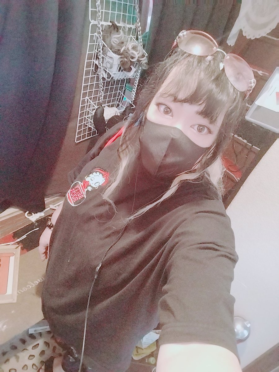 yumamayu888's tweet photo. さぁ💕
仙女のじゃじゃ馬トーナメント
見に行ってきまーす❣️
暑いからTシャツでそして日焼け止めしっかり🤭 
私は前から思う、私ってマスク美人よね🤭
#ニューハーフ #プロレス観戦 https://t.co/XU3H0V1wZw