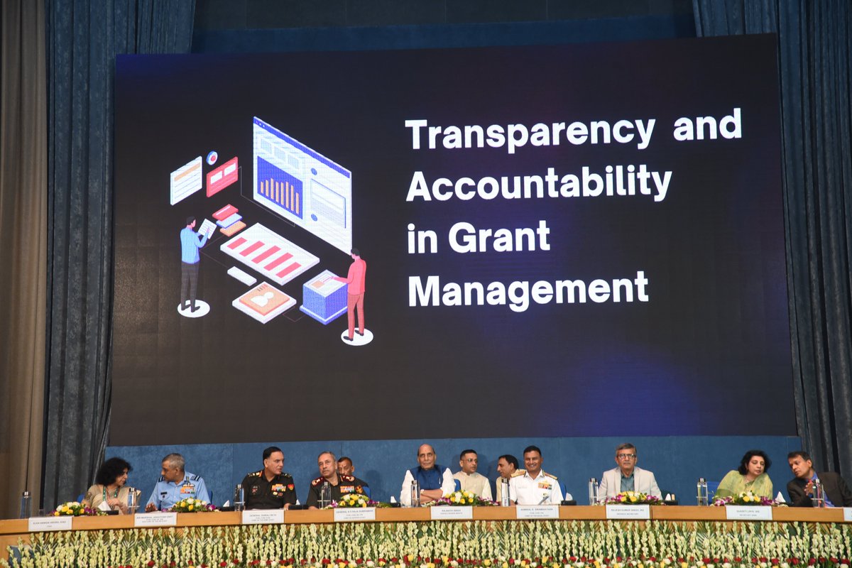 DefenceAccounts's tweet photo. RM @rajnathsingh launched Treasury Single Account (TSA) system in MoD on #DADDay. Operating through the Payment Routing &amp; Integrated System Management (PRISM) platform, the system is fully integrated with @RBI EKUBER for better grant management for autonomous bodies. (3/4) https://t.co/4LoBzOzhcU