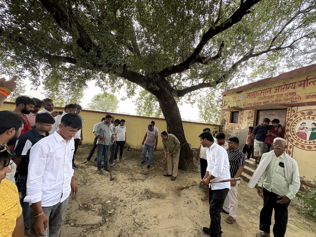 RamPratapBJP's tweet photo. मा० प्रधानमंत्री श्री नरेंद्र मोदी जी ने ‘स्वच्छ भारत अभियान’ के माध्यम से स्वच्छता को जन-जन का संकल्प बनाया है।

माननीय प्रधानमंत्री श्री @narendramodi जी के जन्मदिवस के अवसर पर ‘सेवा संकल्प अभियान’ के अंतर्गत माँ आशापूर्णा मंदिर परिसर में स्वच्छता हेतु श्रमदान किया। https://t.co/lf7PPMxBV5