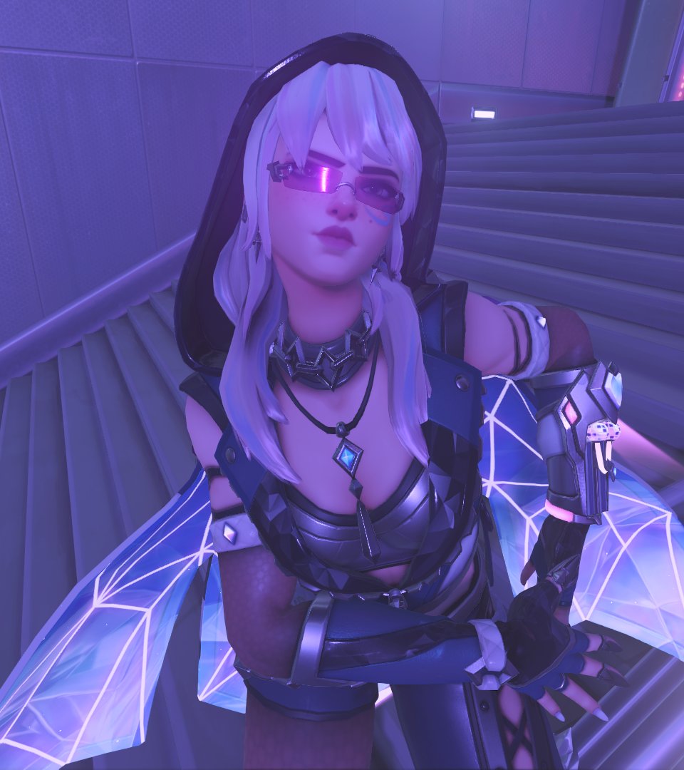 dotlinq's tweet photo. Cool glasses, I guess. https://t.co/LmCYMbHl3r