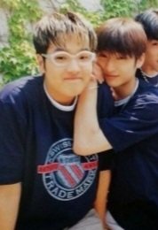 dxncexlln2ght's tweet photo. 호우 이런비주얼차이 가지고서
더작은분이 압도적형, 절대연상, 일반공격이전체공격의2회인급으로 잔소리퍼붓는쪽인거 영원히웃기고좋음 https://t.co/yepL7DOMij