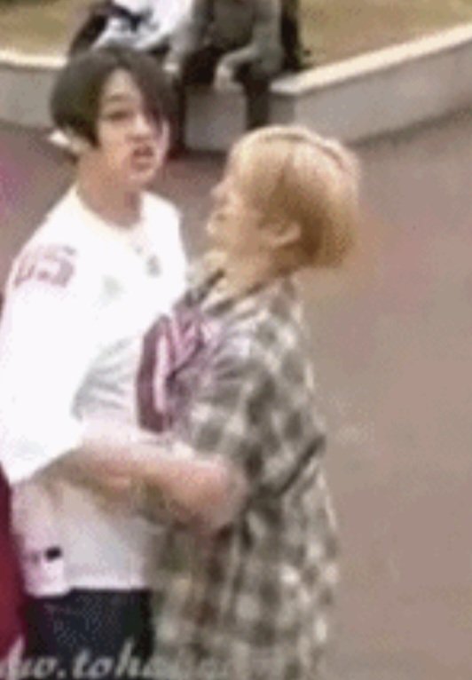 dxncexlln2ght's tweet photo. 호우 이런비주얼차이 가지고서
더작은분이 압도적형, 절대연상, 일반공격이전체공격의2회인급으로 잔소리퍼붓는쪽인거 영원히웃기고좋음 https://t.co/yepL7DOMij