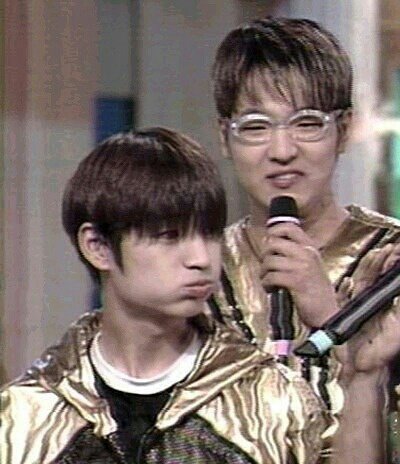dxncexlln2ght's tweet photo. 호우 이런비주얼차이 가지고서
더작은분이 압도적형, 절대연상, 일반공격이전체공격의2회인급으로 잔소리퍼붓는쪽인거 영원히웃기고좋음 https://t.co/yepL7DOMij