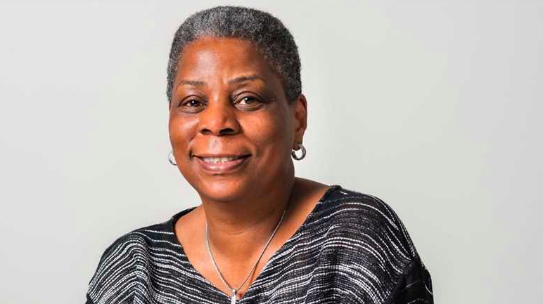 GunTreasure's tweet photo. Ursula Burns, CEO of Xerox from 2009 to 2016. Big Democrat supporter. Oversaw the importing of foreign H1B visa workers to lay off hundreds of  American workers.
Democrats pretend to be for the little guy. So do communists.