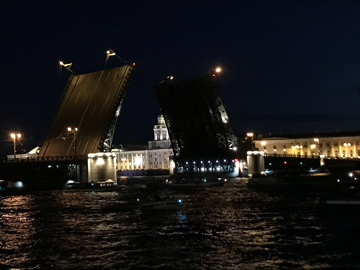 munon4ik's tweet photo. Я НАШАЛ СВОЙ СЕДЬМОЙ АЙФОН. Все, фотки будут ТОКА с него. Бож, какой утерянный вайб… https://t.co/Ldqjzmv9rG