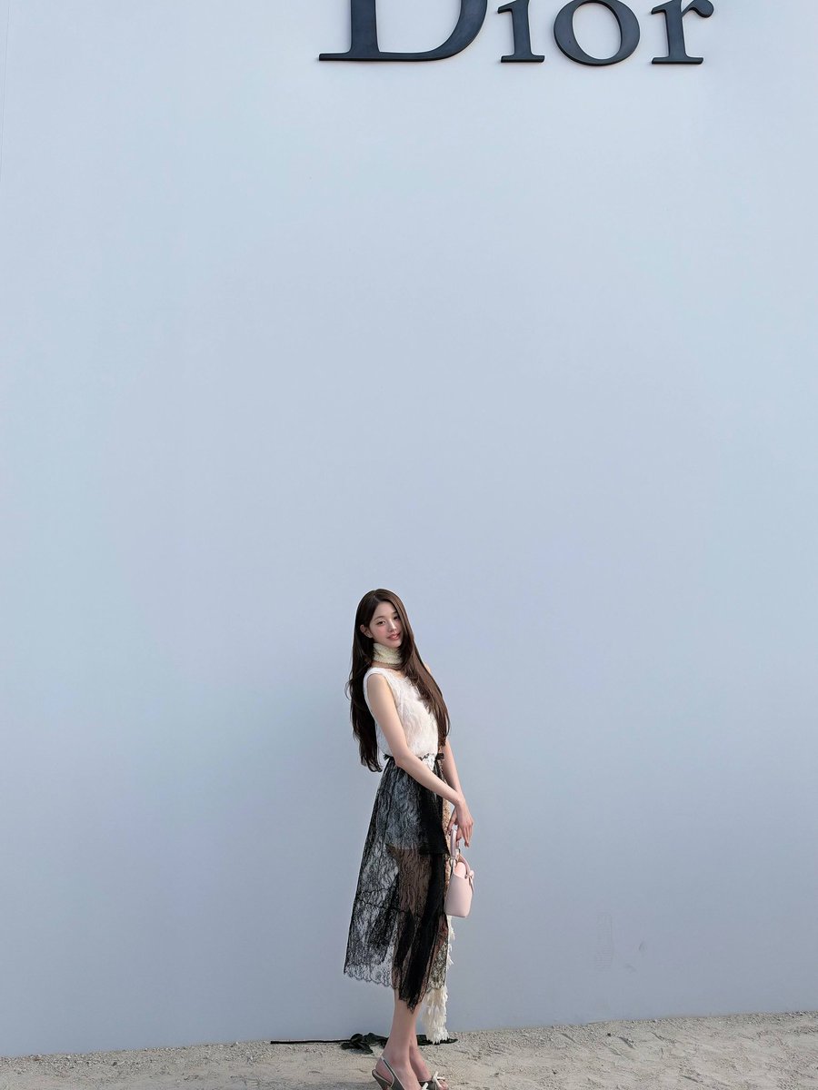 for_wonykh's tweet photo. Dior’s artistic vision comes alive through Wonyoung’s delicate and striking presence.

WONYOUNG IN DIOR
#WonyoungDiorSummer27
#JANGWONYOUNG
#WONYOUNG
#DiorSummer27 @Dior https://t.co/HMKW4K0DNV