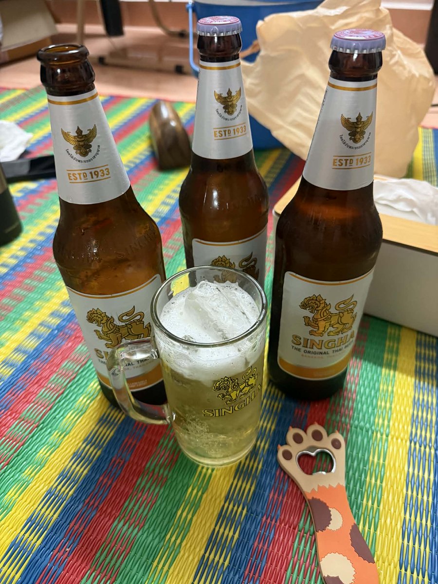 Catev8a's tweet photo. ค่ำคืนแสงเหงา ม��ดื่มเป็นเพื่อนเราได้นะ
#บางนา #อุดมสุข https://t.co/NgxdACk9ZL