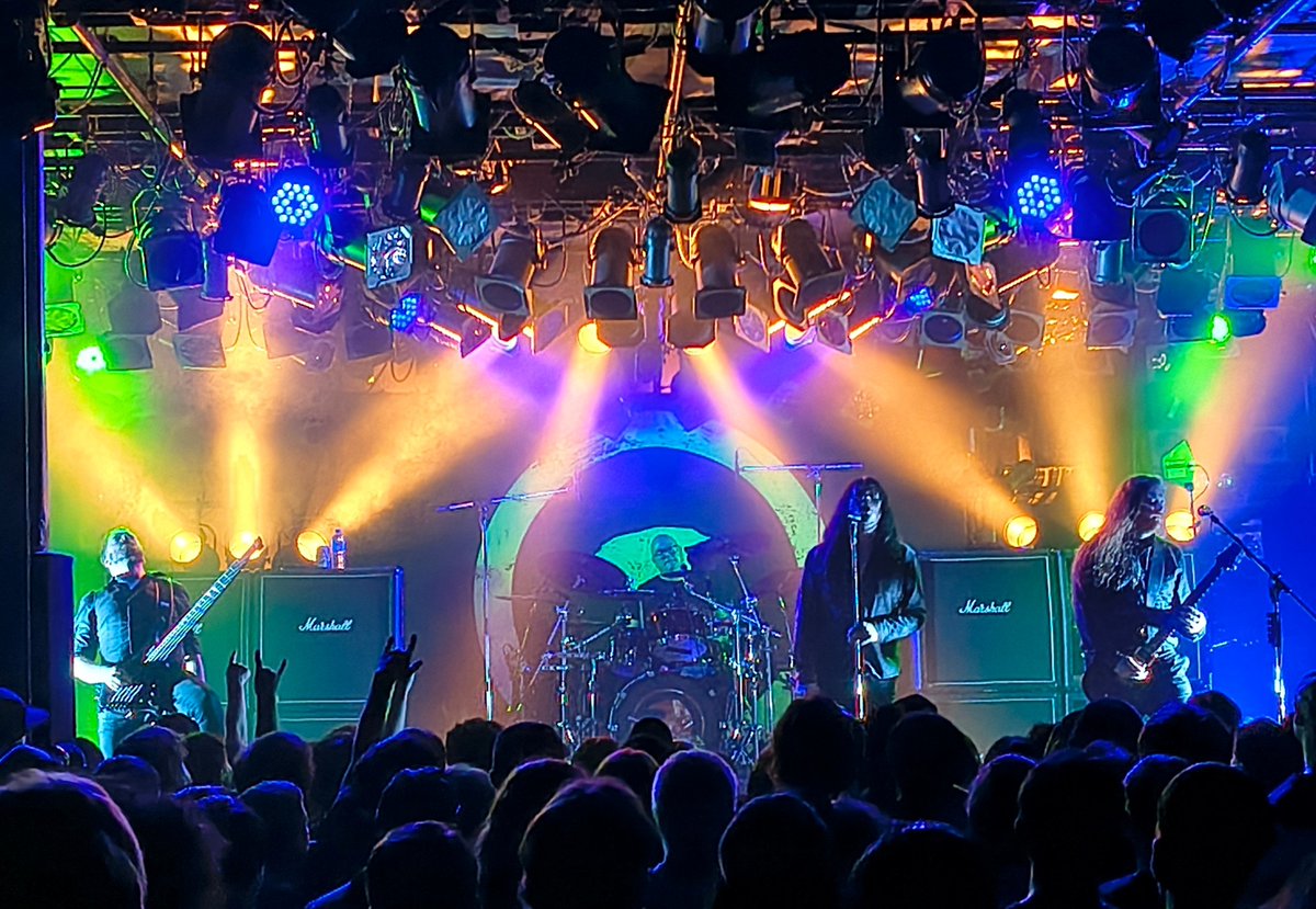 takedasatetsu's tweet photo. 渋谷クラブクアトロでスウェーデンのKATATONIA。こんなに短期間でまた来日してくれて感激。そういえば、先週末、NHKラジオ深夜便で曲をかけようとしたら「（NHKのアーカイブに）KATATONIAはあるが、Paradise Lostはない」と言われた。謎の基準。 https://t.co/RBgsnxkiwZ