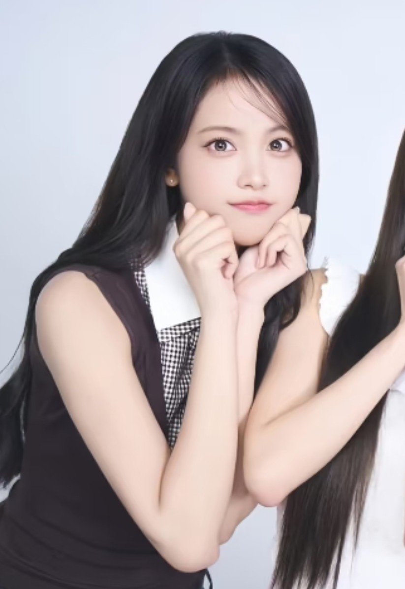crmns_celestial's tweet photo. Tapi carmen beneran cantikk bangettt di sini. Tau aja jiuu~
cewek cantik~☺️🤭🫠🤍 https://t.co/YpNdEfOBGe