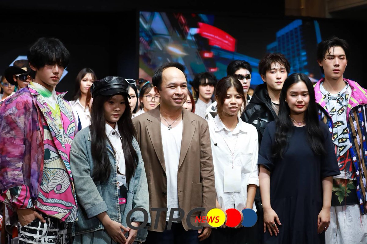 otpcnews's tweet photo. "ท็อปแท็ป-มินลี" นำทีมศิลปิน-นักแสดง ร่วมเดินแฟชั่นโชว์ ในงาน Bangkok International Fashion Week 2026 - Visionary Stage at Siam Center

TOPTAPMINLEE AT SIAM CENTER BIFW26

#SiamCenterBIFW2026xTOPTAPMINLEE
#TOPTAPJarukit #MINLEEthanakorn
#ToptapMinlee #ท็อปแท็ปมินลี
#SiamCenterBIFW2026 #BIFW2026