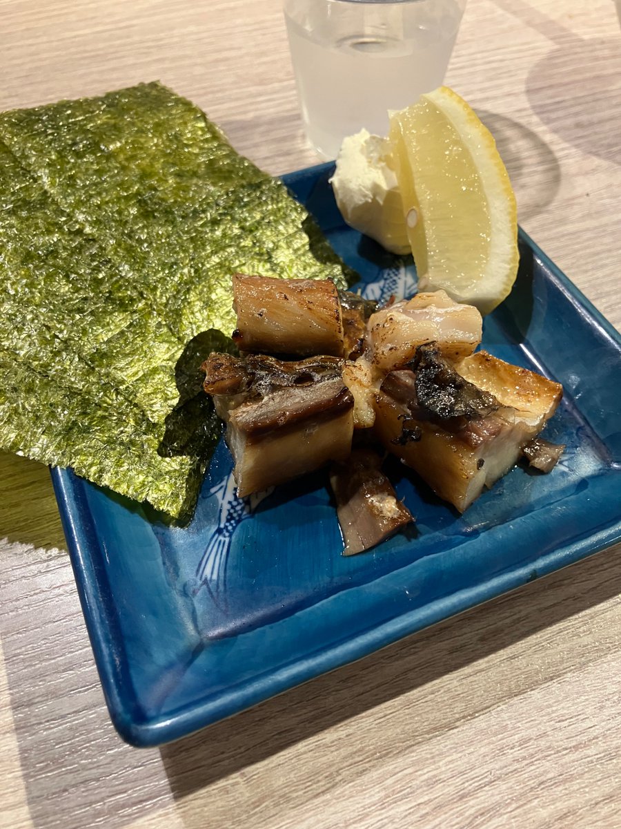 tetsu_yaaaaaaaa's tweet photo. 二軒目は鯖
めっちゃ美味しかった https://t.co/j5feZjYYP0