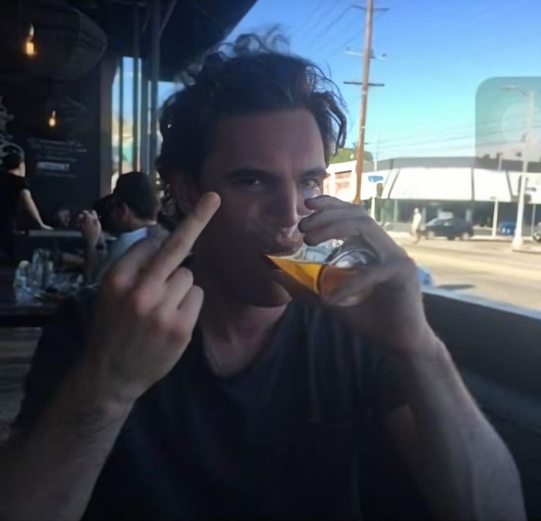 arismayfair's tweet photo. “i didn’t like the love hypothesis movie” “tom bateman is not adam” “it was nothing like the book” https://t.co/VUpfCyFp5Z