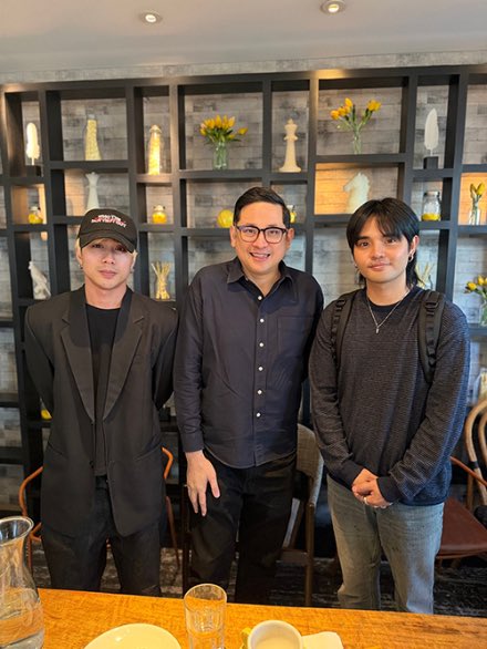 PingHo0915's tweet photo. Sen Bam Aquino, SB19 nagsanib-pwersa para palakasin ang suporta ng gobyerno sa Filipino artists at creative workers

https://t.co/fbGnQBwrVc https://t.co/uxS3CYhm8J